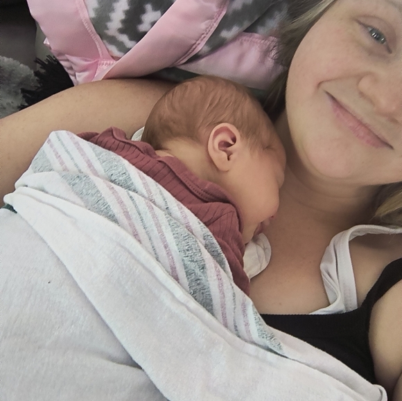 Meet your Posher, Samantha - Picture 4 of 4